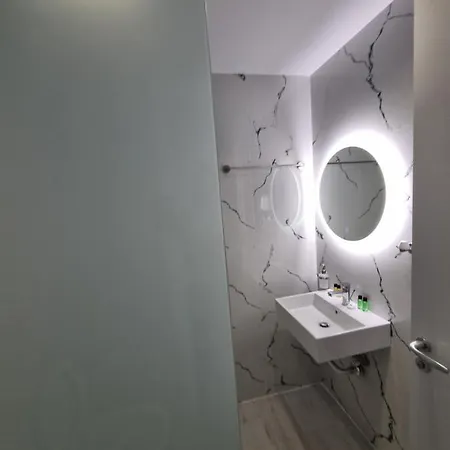Hotel White